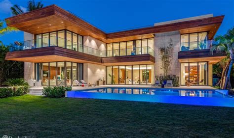 29 Million Newly Built Contemporary Waterfront Mansion In Miami Beach