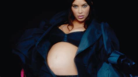 See Kim Kardashian S Very Pregnant Very Weird Photo Shoot