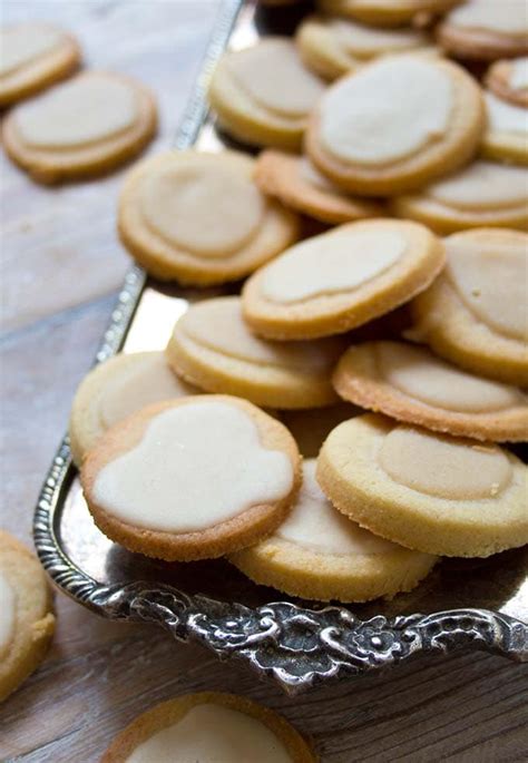 These sugar cookies are a tasty holiday treat. Low Carb Keto Shortbread Cookies - Sugar Free Londoner