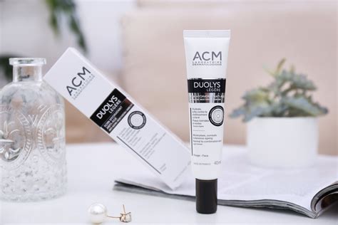 Duolys Legere Anti Ageing Moisturising Skincare Combination To Oily Skin