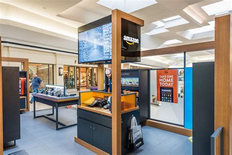 Creating Superb in-Store Retail Experiences with Digital Signage ...