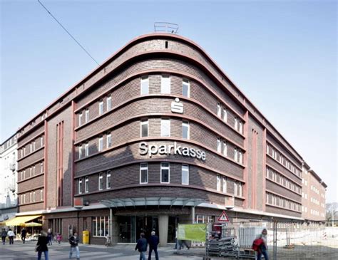Die bedingungen der lactoseentfernung sowie die temperaturbedingungen in der wanne wurden präzisiert. Sparkasse Wanne-Eickel Herne, Architektur - baukunst-nrw