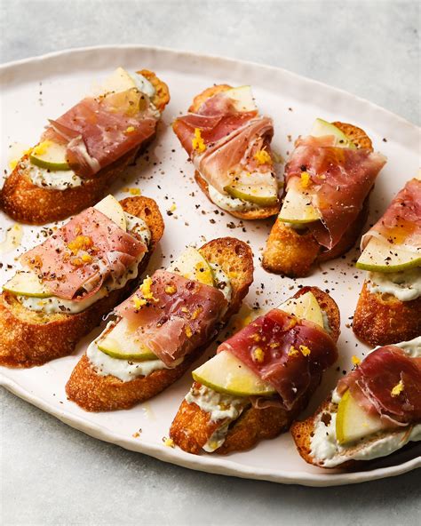 I Am Absolutely Obsessed With This Pear And Prosciutto Crostini With
