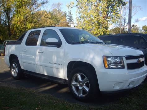 View and download chevrolet 2008 chevy avalanche specifications online. File:Chevrolet Avalanche II USA 2008-10-21.jpg - Wikimedia ...