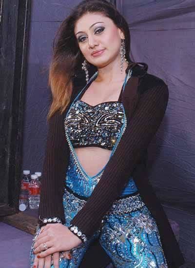 Model Shefali Zariwala Hot Photo Veethi