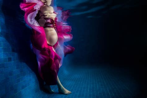 Underwater Maternity Photography Angie Sebi Messina Photography