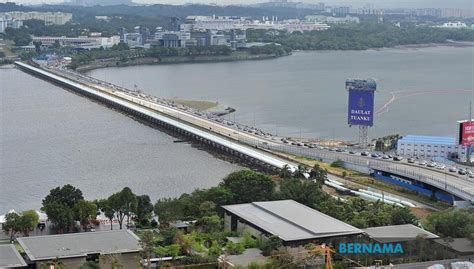 1 extension(s) and 0 alias(es) in our database. Following MCO extension to April 14, fate of more than ...