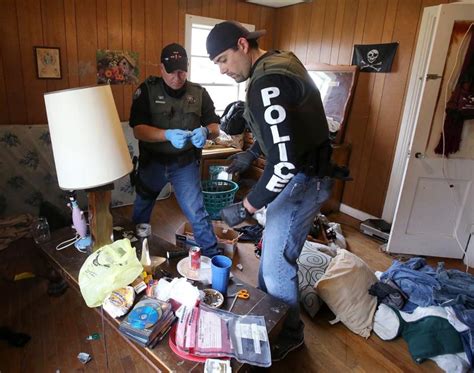 Moody Police Raid Suspected Drug House Arrest 4 Police