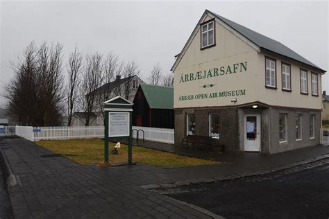 One of the five sites belonging to the reykjavik city museum, arbæjarsafn is a fittingly, the museum stands on what was once a farm before it fell into disrepair. Árbær Open Air Museum - World Criss Crossing