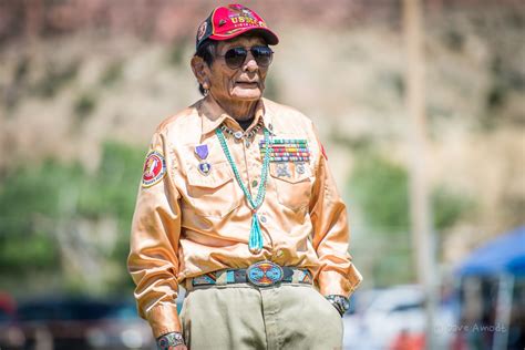 Samuel Holiday Project Honors Late Wwii Code Talker Aids Navajo Nation