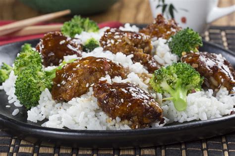 Many don't even dare to ask how to make general tso's chicken? because they assume that it's difficult. General Tsos Chicken | MrFood.com