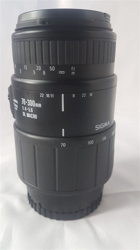 Sigma 70 300mm F4 56 Dl Macro Zoom Lens For Sony Alpha A Dslr Minolta