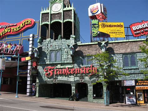 Niagara Falls Fun Town Canada Places To Go Vacation Fall Fun
