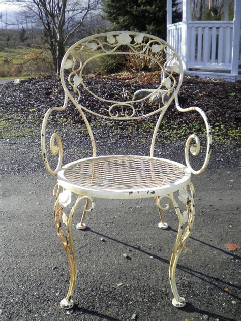 Vintage hollywood regency diamond shelf. Woodard Chantilly Rose | Vintage outdoor furniture ...