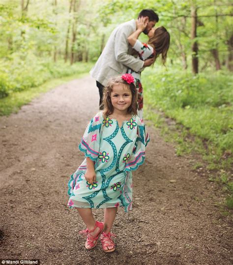 Man Proposes To Girlfriend And Her Five Year Old Daughter Daily Mail