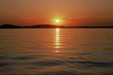 Sunset Over Lake Lanier Ga Photograph By Mark Gibson