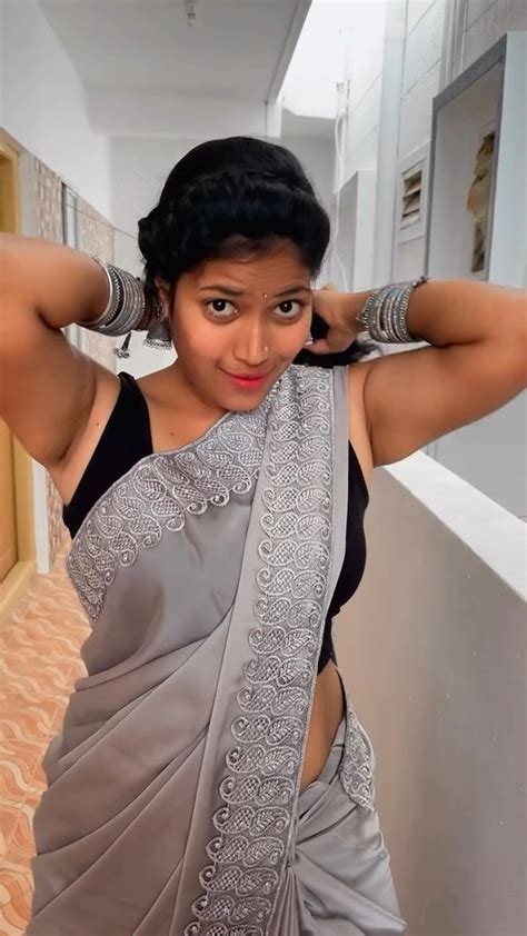 sexy tamil girl armpit and navel in grey saree