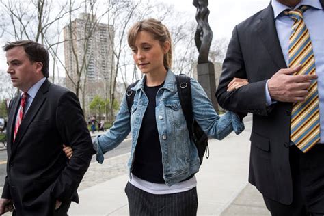 Smallville Star Allison Mack Pleads Guilty In Ny Sex Cult Case