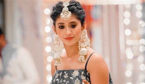Download instagram photo directly to your phone gallery with our instagram photo downloader tool freely with 100% original picture quality. Pin by Aishah Khan on dpz | Girls dp stylish, Shivangi ...
