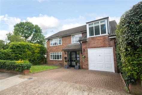 Abbey Close Pinner Middlesex Ha5 4 Bedroom Detached House For Sale