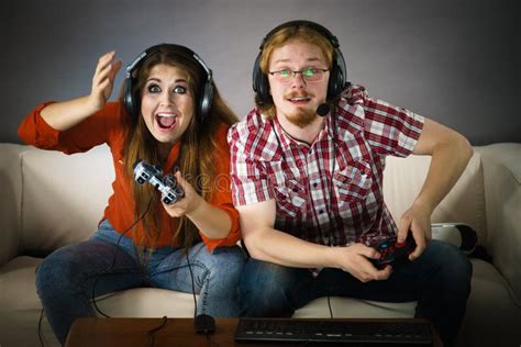 Gamer Couple Playing Games Stock Image Image Of Gamers 109212439