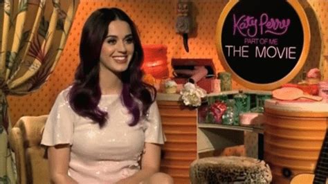 Shes Got Her Flirting Moves Down Katy Perry Dating Advice