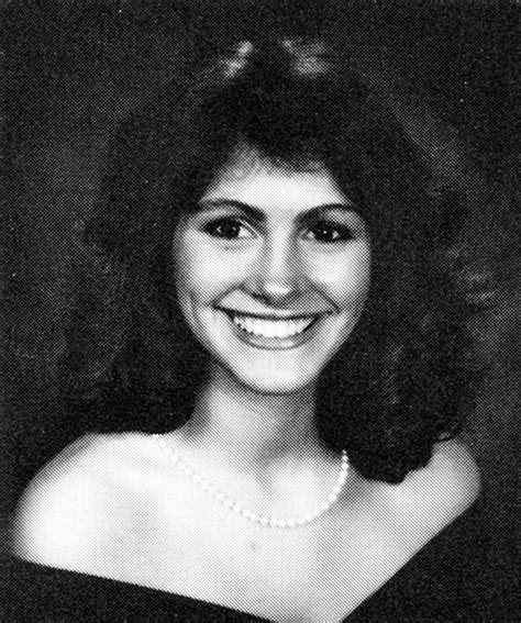 25 Pictures Of Young Julia Roberts