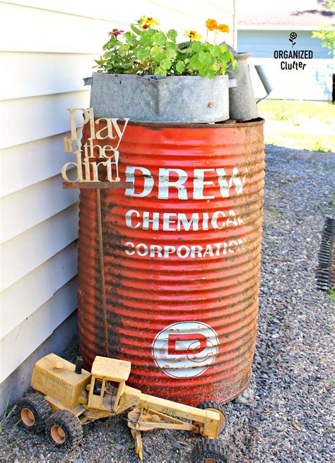 Fun Junk Garden Vignettes From The Yard Of Flowers