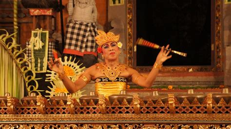 『pariwisata Bali（12）念願のプリアタン村のバレルン・ステージでティルタ・サリの公演に感動する。』バリ島インドネシアの旅行