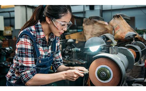 Narrowing The Manufacturing Gender Gap With Stem Empowering Pumps