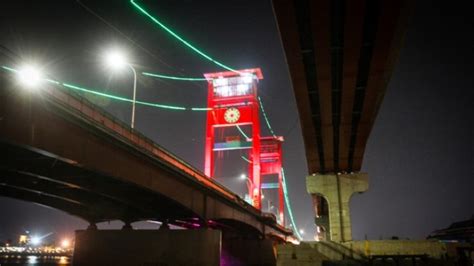 Jam Analog Penunjuk Waktu Di Jembatan Ampera Ternyata Buatan Jepang