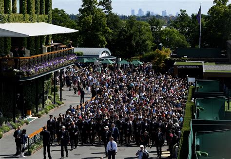 Wimbledon 2019 Queue Thousands Of Fans Wait In The Sunshine For First