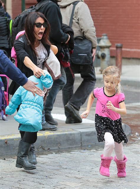 Pics Bethenny Frankels Daughter Bryn Hoppy Runs Into Nyc Traffic