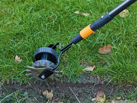 10 Crucial Gardening Tools You Must Have For Your Garden Maintenance