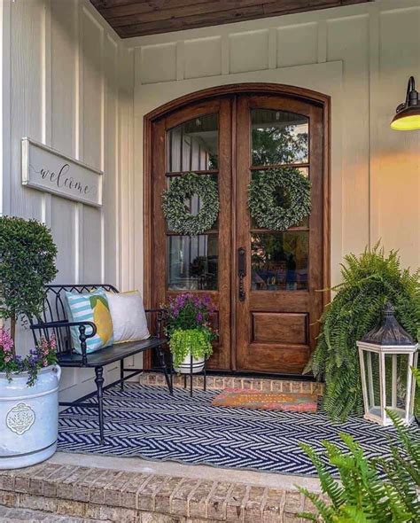 31 Cozy And Inviting Farmhouse Entryway Decorating Ideas Front Porch
