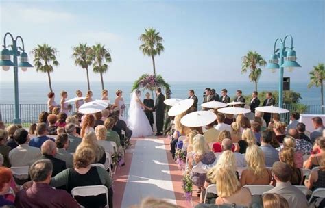 Wedding At La Jolla Cove Suites La Jolla Cove Rooftop Wedding La Jolla