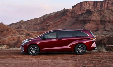 2021 Toyota Sienna The Yankee Blockbuster Minivan Youll Want For Your