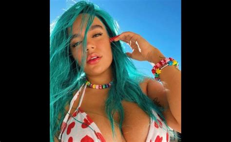 Karol G Enciende Las Redes Con Atrevido Video En Bikini Chapin Radios