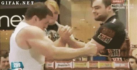 Arm Wrestler Vs Body Builder Body Builder Funny Meme Pictures Wrestler