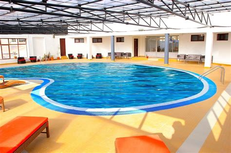 Hot Water Swimming Pool Polymer Pools स्विमिंग पूल In Leh The Zen