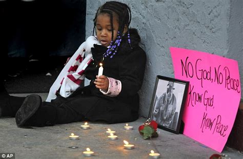 Rapper Doe Bs Daughter Leads Vigil Where He Died In Alabama Nightclub