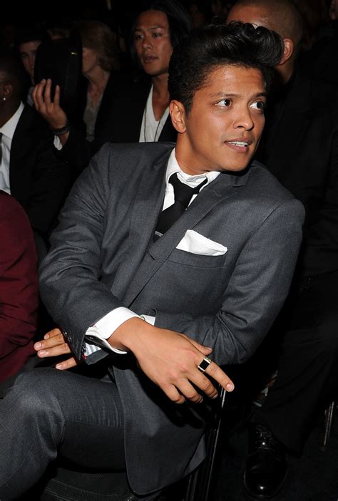 Pin By Baby Squirrels On The 54th Annual Grammy 120212 Bruno Mars