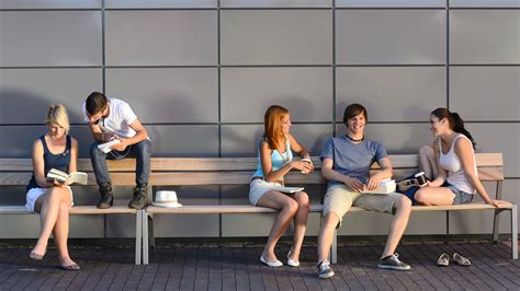 New Data Suggests You Only Have Five Close Friends Gizmodo Australia