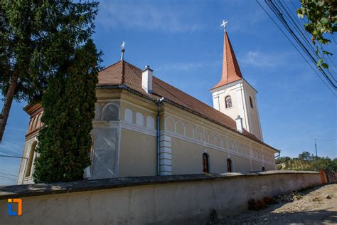 Castelul de lut valea zânelor. Biserica Sf. Arhangheli Mihail si Gavril - 1700 - Biserica ...