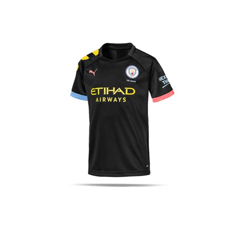It shows all personal information about the players, including age, nationality. PUMA Manchester City Trikot Away 19/20 Kinder (002) in Schwa