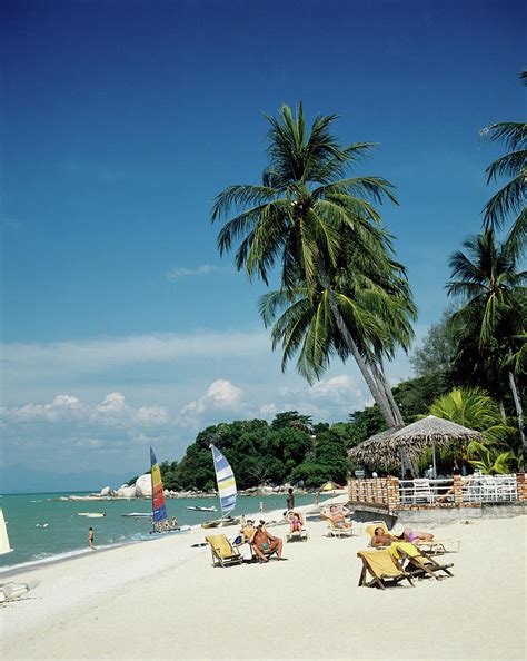 2 station budget hotel £12 per night. Things To Do If You Stay in Batu Ferringhi Beach Hotel, Penang