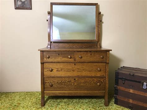 Antique Tiger Oak 4 Drawer Dresser With Swivel Mirror 40w X 20d X 635h