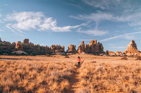 Hiking Chesler Park Loop Trail In Canyonlands National Park National