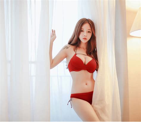 3 hot girl châu Á nổi tiếng nhờ dáng nở nang đầy sexy