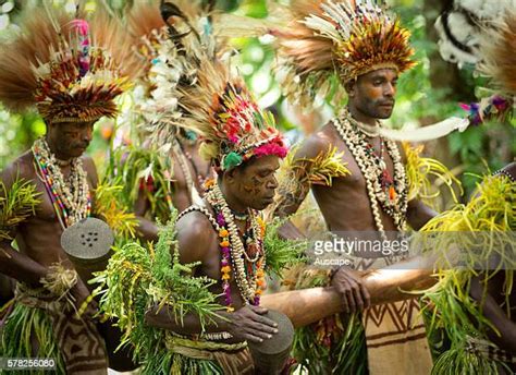 Melanesian Ethnicity Photos Et Images De Collection Getty Images